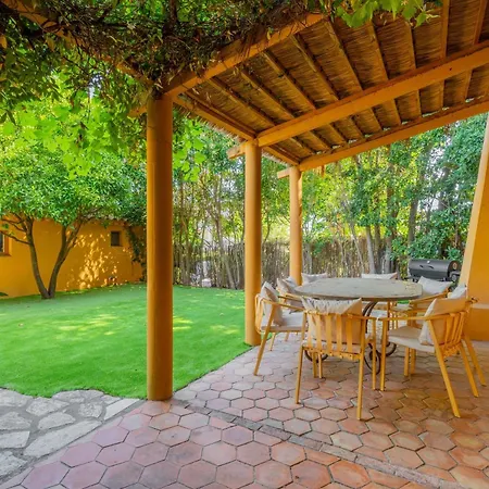 A C With Garden, 4bdr Sleeps 7 - Appartamento