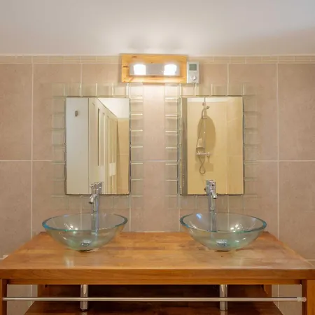 A C With Garden, 4bdr Sleeps 7 - Appartamento Saint-Tropez